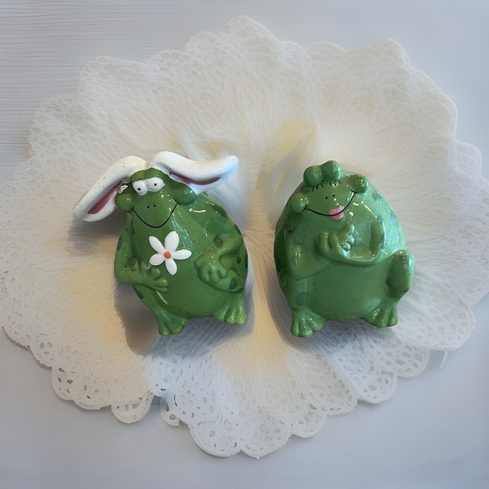 Ganz "Frabbit" Whimsical Ceramic Green Frog With White Rabbit Ears Lips Set Of 2